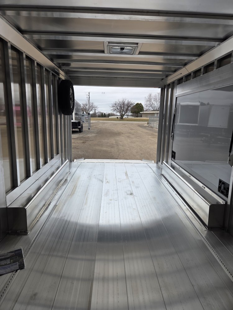8.5'x20' Featherlite Enclosed Cargo TC166332 7'