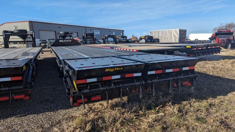 8.5'x40' Big Tex Trailers Flatbed 25GN-40D5A