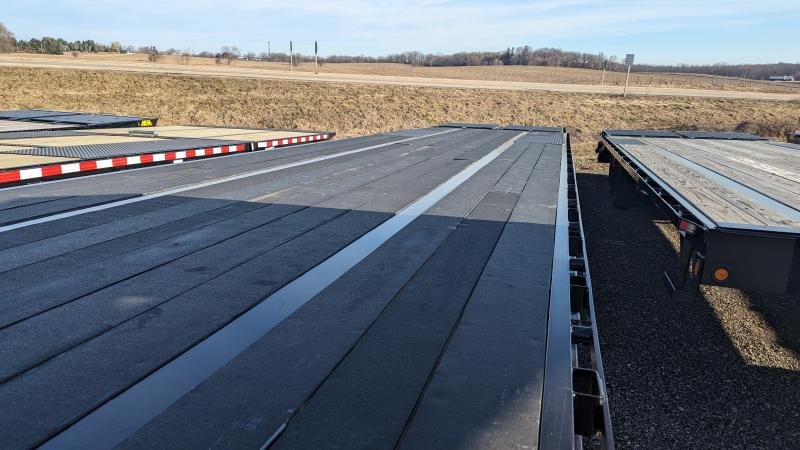 8.5'x40' Big Tex Trailers Flatbed 25GN-40D5A