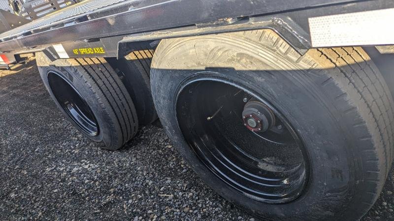8.5'x40' Big Tex Trailers Flatbed 25GN-40D5A