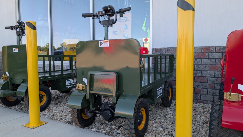 WAGGON Signature Edition 1000W Electric Utility Cart