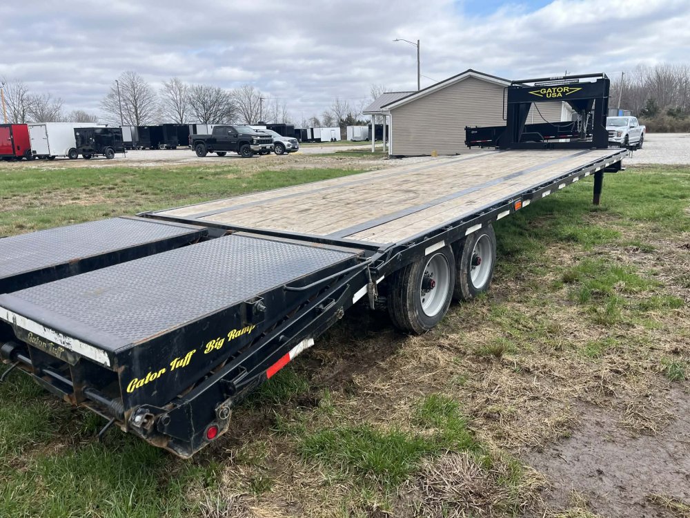 8' 6"x25' 5" Gator Goose Neck