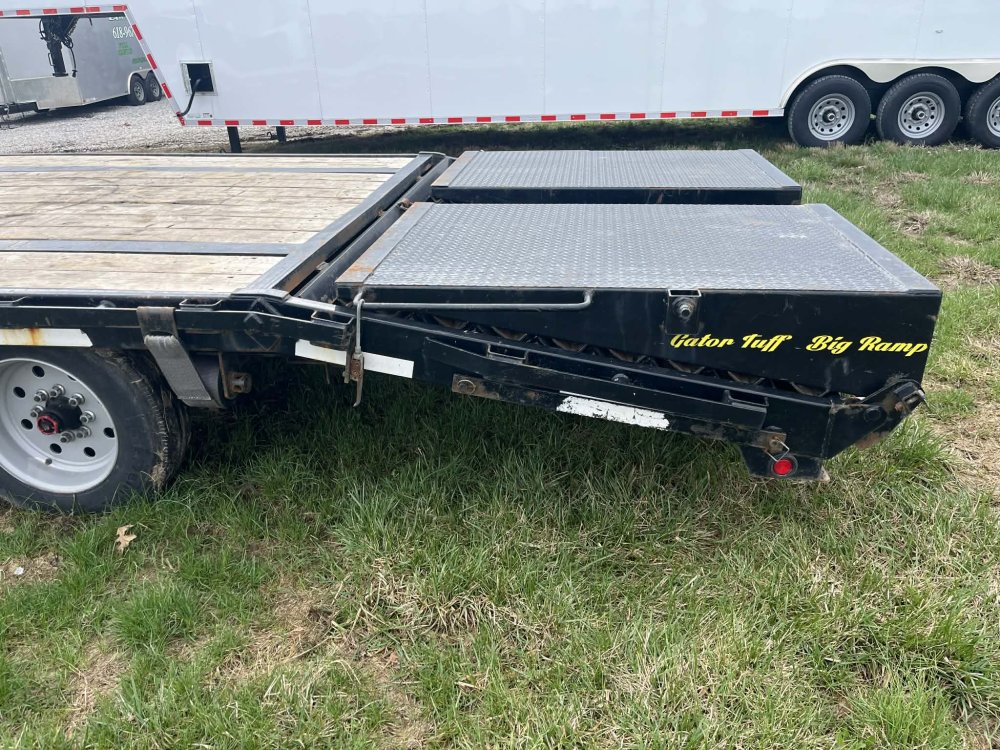 8' 6"x25' 5" Gator Goose Neck