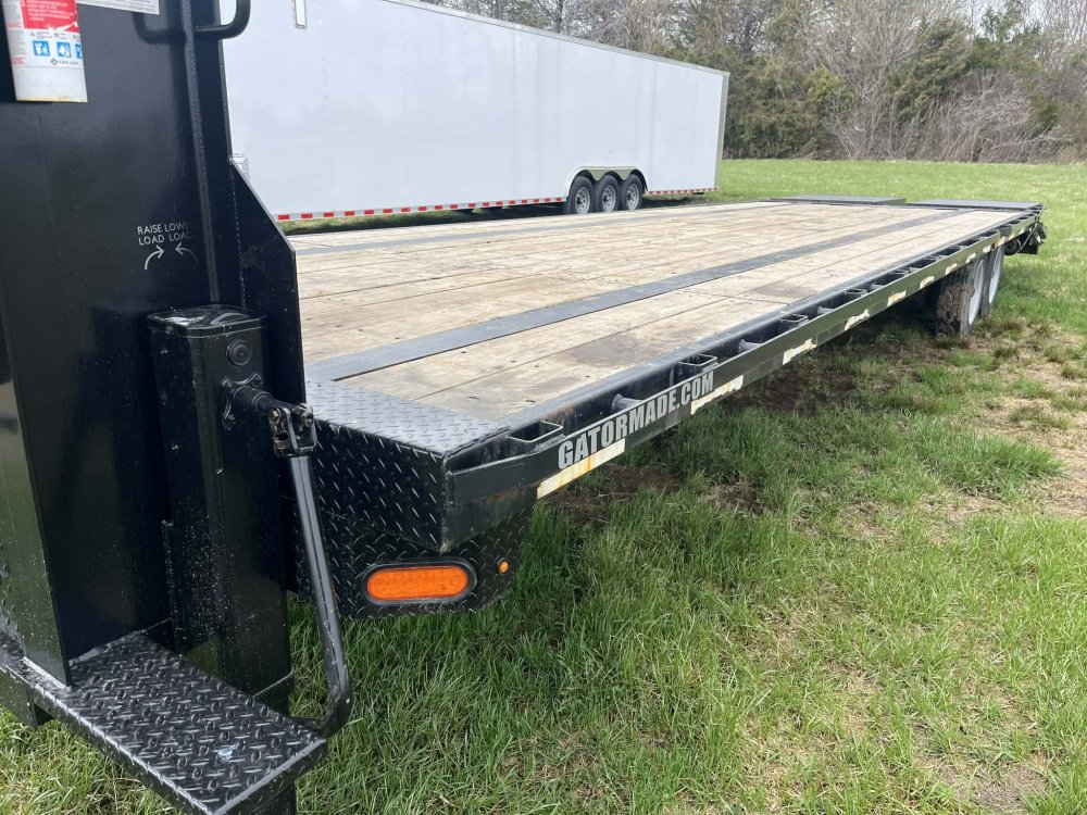 8' 6"x25' 5" Gator Goose Neck