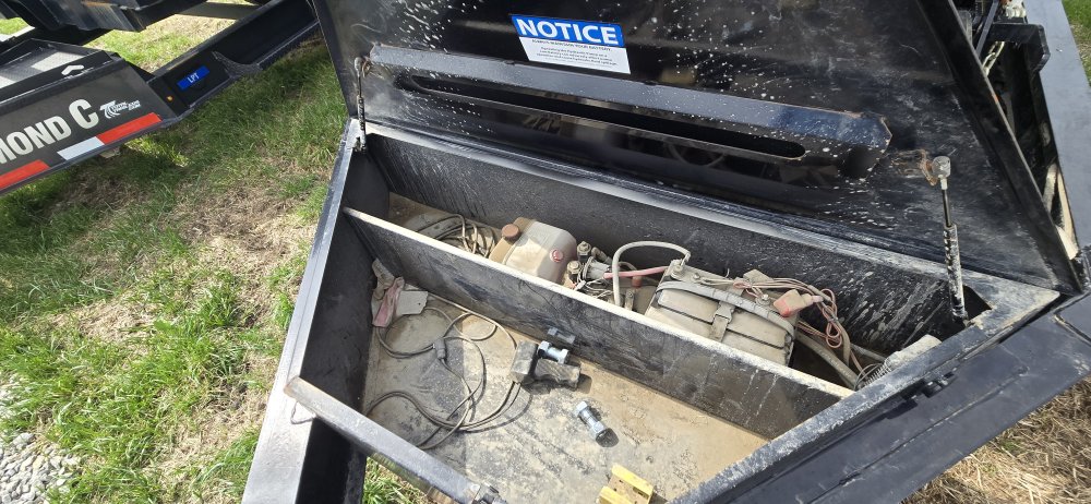 8' 6"x16' IronBull Dump