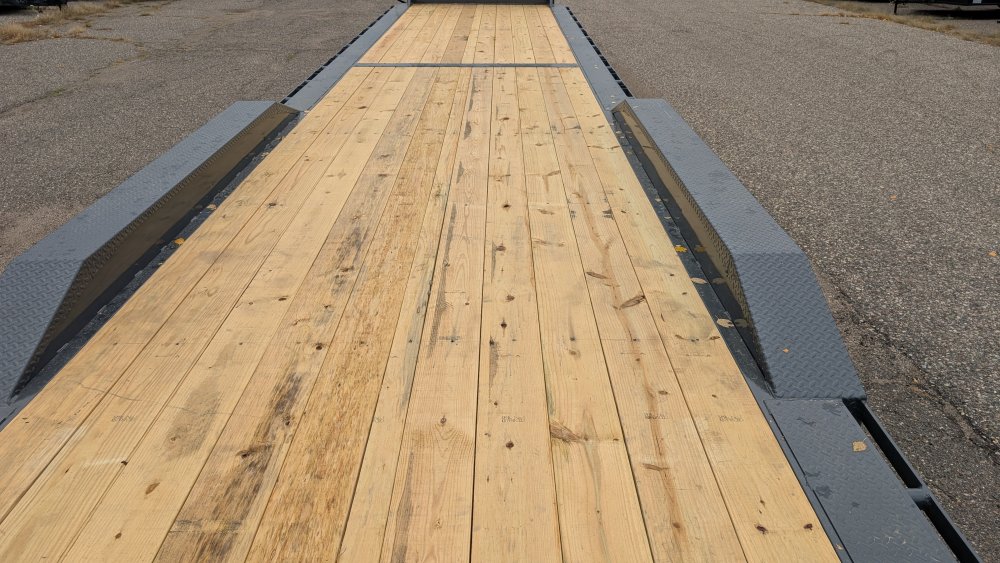 8' 6"x40' LAMAR Equipment