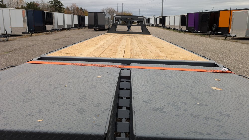 8' 6"x30' LAMAR Equipment