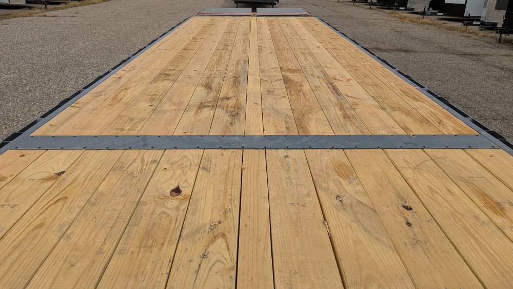 8' 6"x30' LAMAR Equipment