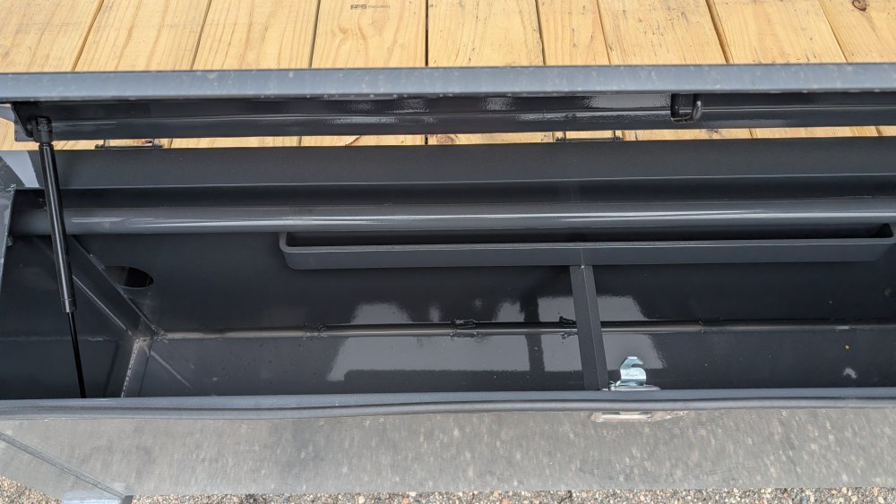 8' 6"x30' LAMAR Equipment