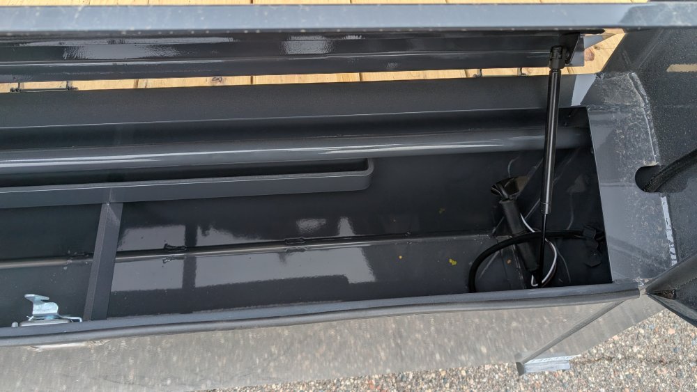 8' 6"x30' LAMAR Equipment