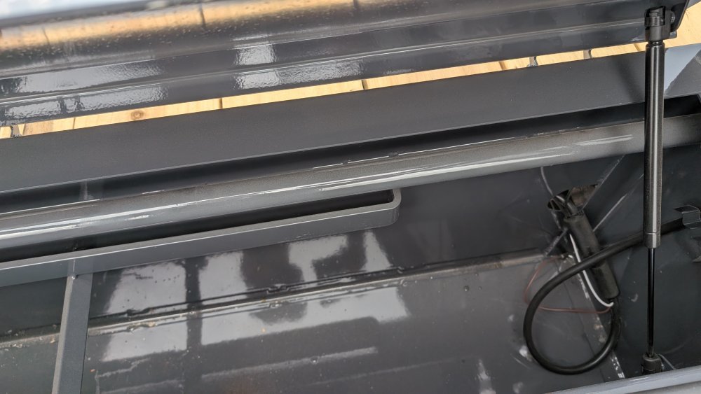 8' 6"x25' LAMAR Equipment