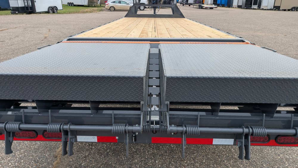 8' 6"x25' LAMAR Equipment