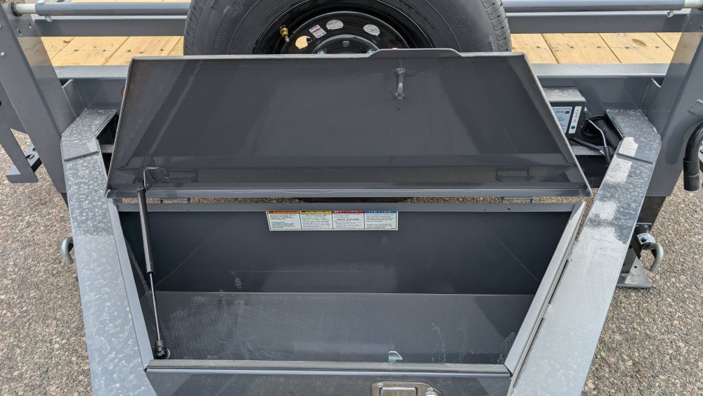 8' 6"x24' LAMAR Equipment