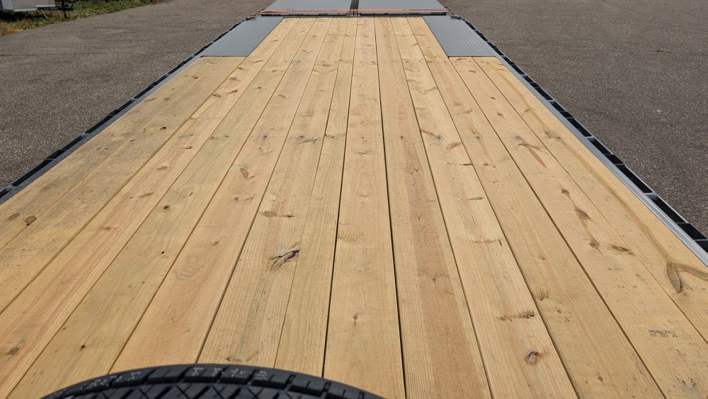 8' 6"x24' LAMAR Equipment