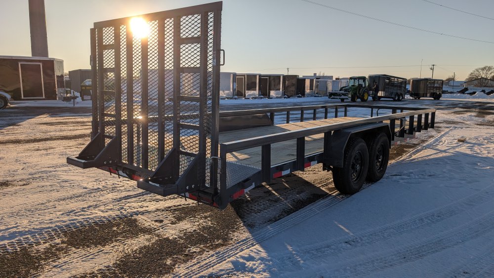 83"x24' Lamar Utility