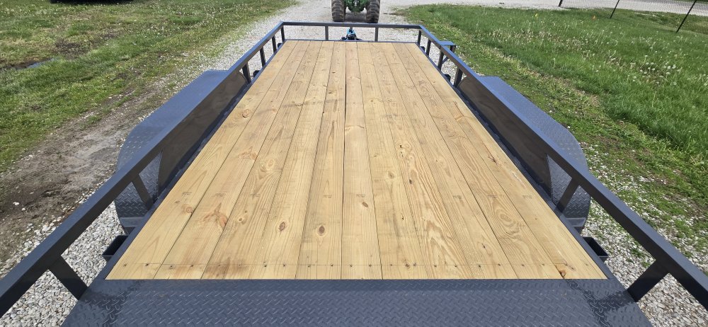 83"x16' Lamar Utility