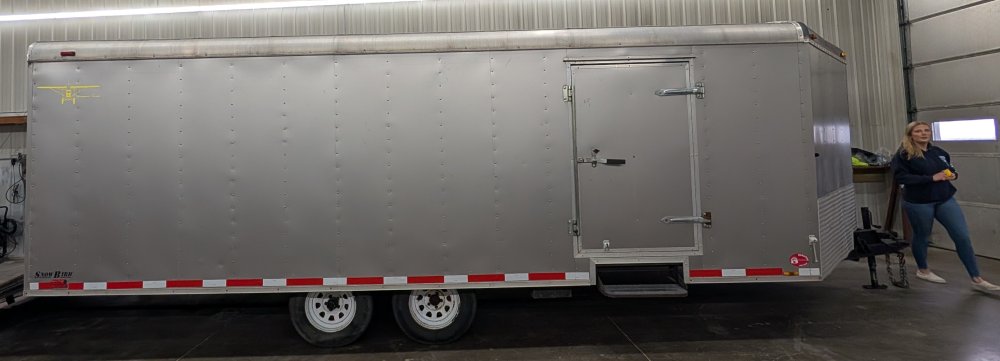 8' 5"x20' FOREST RIVER Snowmobile