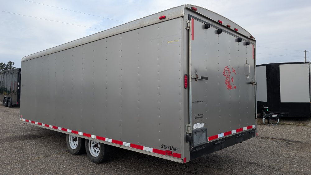 8' 5"x20' FOREST RIVER Snowmobile