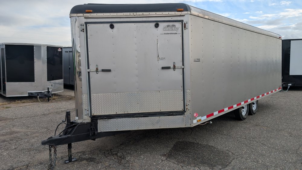 8' 5"x20' FOREST RIVER Snowmobile