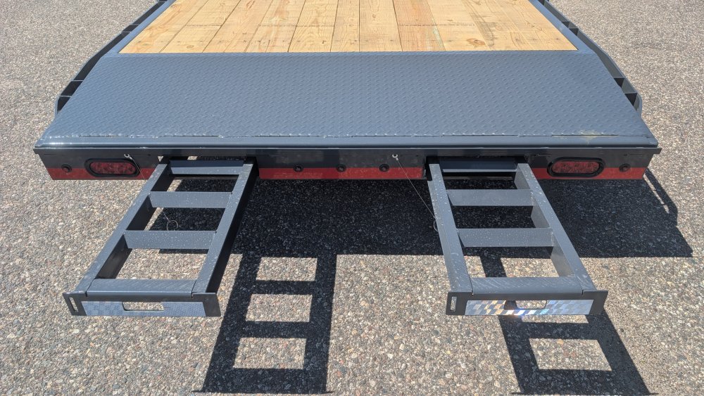 83"x24' Lamar Flatbed Car Hauler