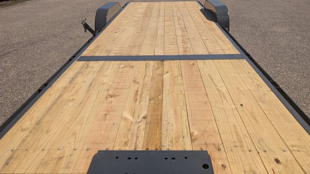83"x24' Lamar Flatbed Car Hauler