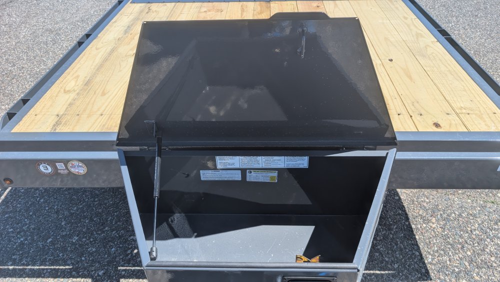 83"x24' Lamar Flatbed Car Hauler