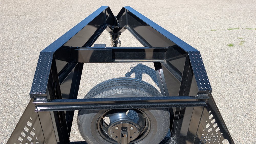 8.5'x32' Doolittle Equipment