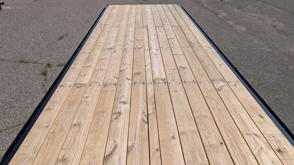 8.5'x32' Doolittle Equipment