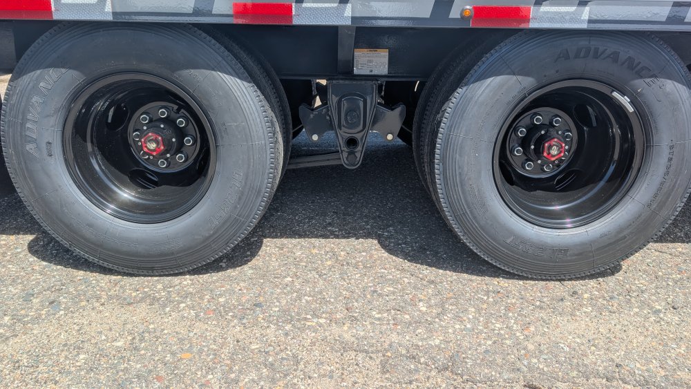 102'x32' Lamar Equipment