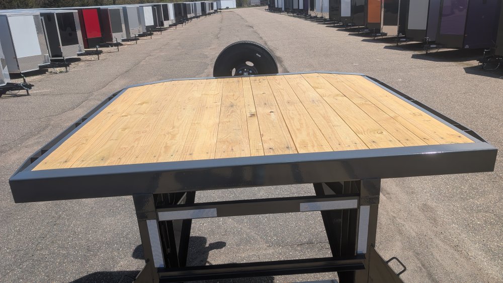102'x32' Lamar Equipment
