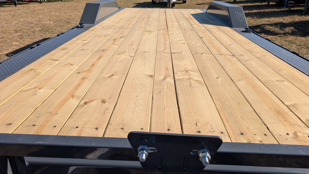 102"x22' LAMAR Flatbed Car Hauler