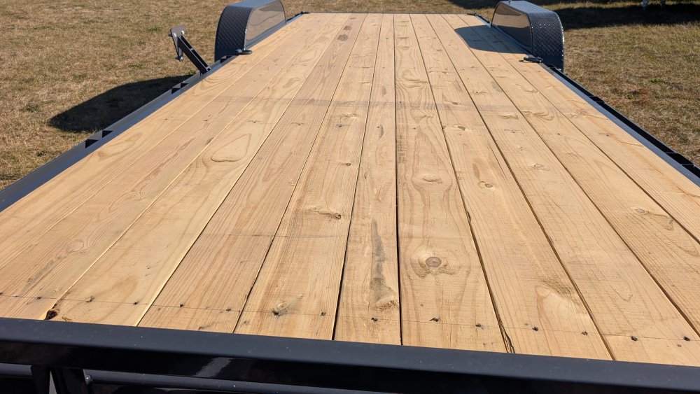 83"x22' LAMAR Flatbed Car Hauler