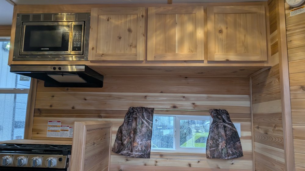 6' 6"x14' American Surplus and Manufacturing Inc Fish House