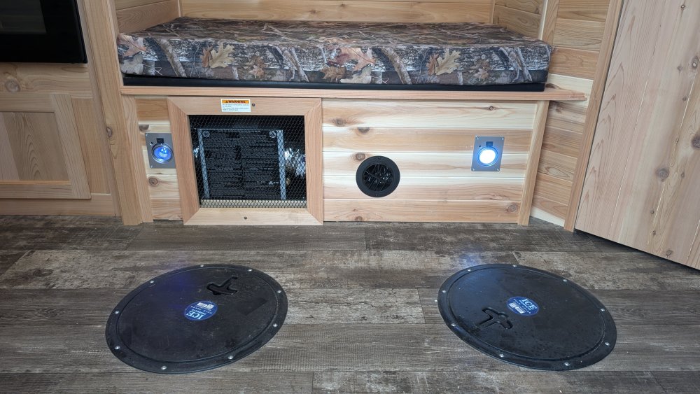 6' 6"x14' American Surplus and Manufacturing Inc Fish House