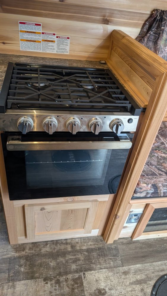 6' 6"x14' American Surplus and Manufacturing Inc Fish House