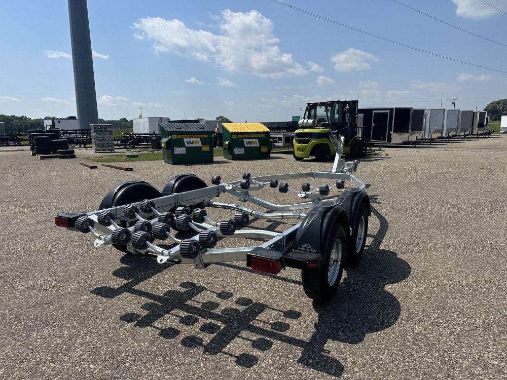 8'x22' EZ Loader Boat