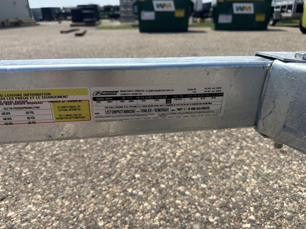 8'x22' EZ Loader Boat