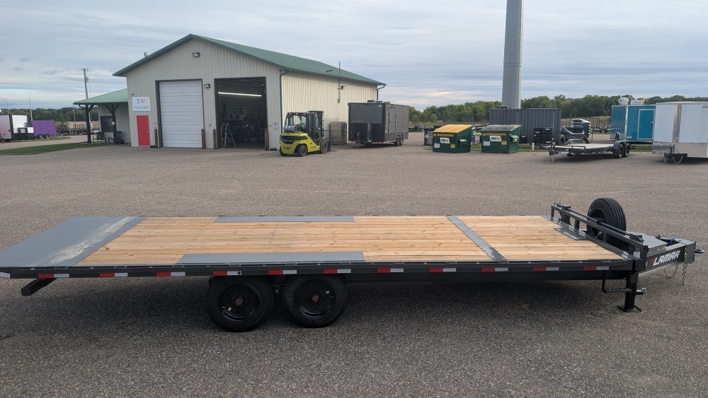 102"x24' Lamar Tilt