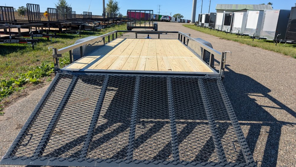 83"x16' LAMAR Utility