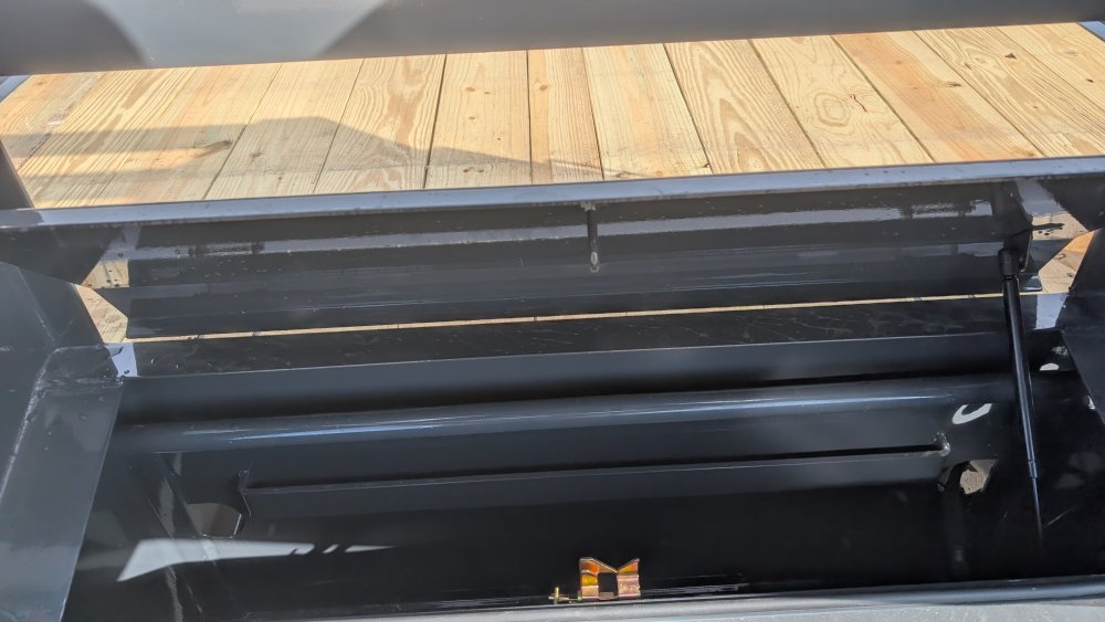 102"x25' Lamar Equipment