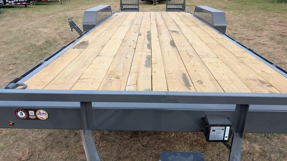 83"x20' LAMAR Equipment