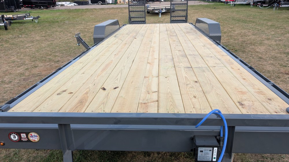 83"x22' LAMAR Equipment