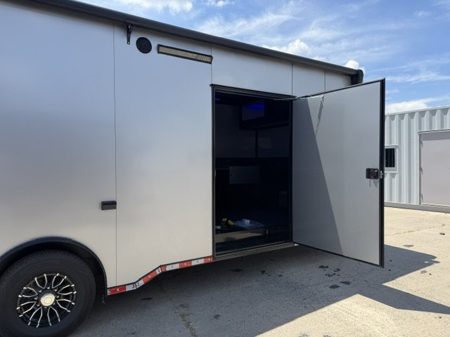 8.5x28 Race Trailer LOADED 2025 Spartan NEW OLD STOCK