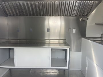 2025 FUD USED 8X10 Food Trailer W/ Triple Sink, Concession Window Other