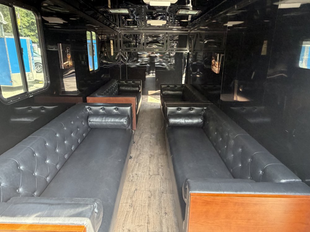 8.5X24 SMOKE LOUNGE TRAILER FULLY LOADED 2026 Quality Cargo Trailers