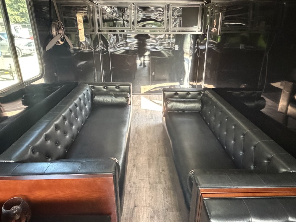 8.5X24 SMOKE LOUNGE TRAILER FULLY LOADED 2026 Quality Cargo Trailers