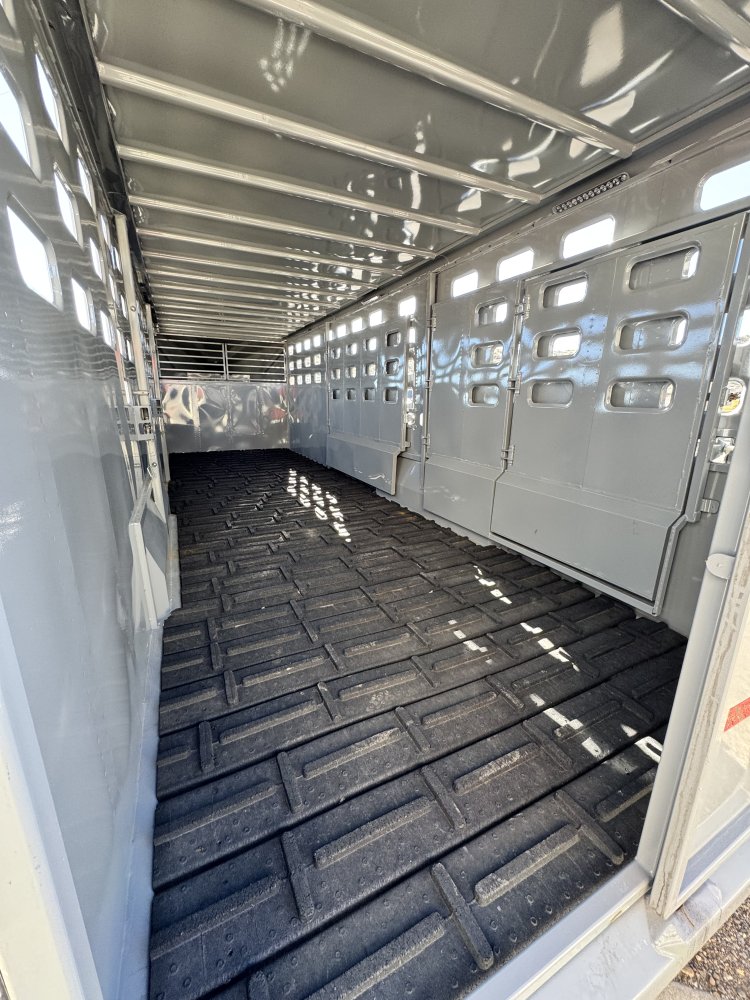 2027 14K Horse Livestock Trailer photo 2