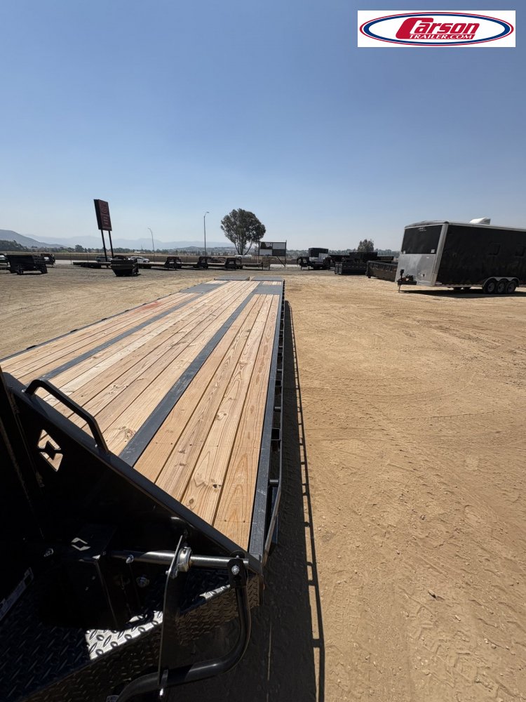 102x35 Diamond C Trailer Deck over Flatbed