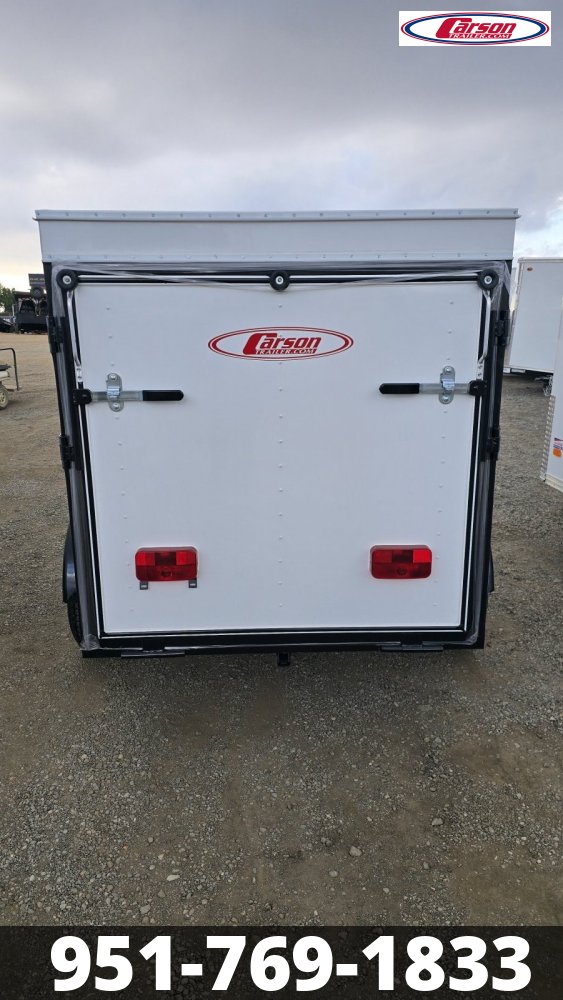 2025 CARSON 5' X 8' EL ENCLOSED TRAILER W/ REAR RAMP DOOR