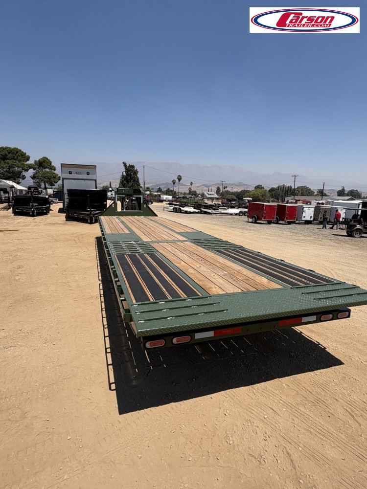 102x32 Diamond C Trailer Deck over Flatbed